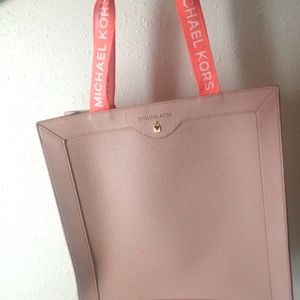 Authentic Michael Kors Hand Bag